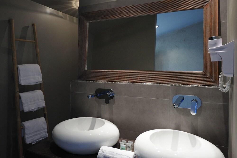 Hotel E Tre Stelle Bonifacio  Ngoại thất bức ảnh